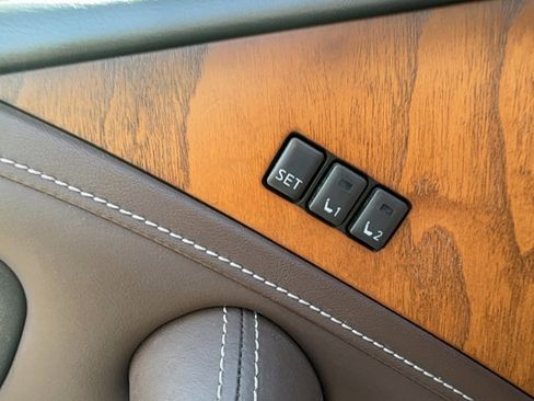 Used 2017 INFINITI QX80 Limited w/ All Season Package AWD/4WD image 21