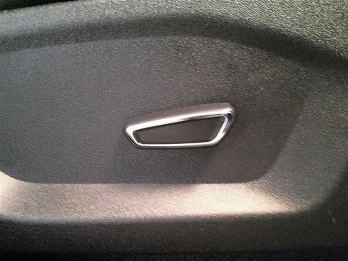 Used 2018 Ford Edge SEL w/ Equipment Group 201A image 30