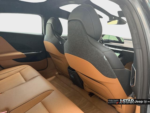 Used 2025 Lucid Air Touring AWD/4WD image 27