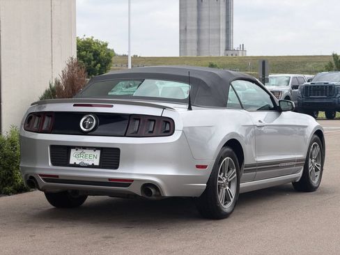 Used 2013 Ford Mustang Premium RWD image 5
