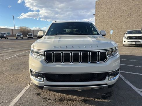 Used 2022 Jeep Wagoneer Series III image 3