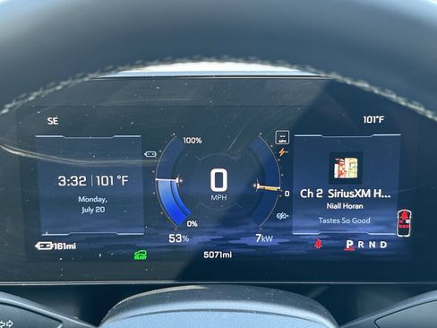 Used 2025 Chevrolet Equinox EV LT FWD image 23