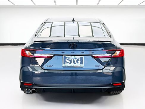 Used 2025 Toyota Camry SE w/ Multimedia Upgrade Package FWD image 5