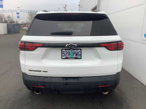 Used 2022 Chevrolet Traverse LS w/ Midnight/Sport Edition image 5