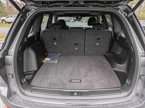 New 2025 Jeep Grand Cherokee Laredo w/ Luxury Tech Group I image 29