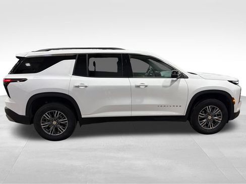 Used 2025 Chevrolet Traverse LT AWD/4WD image 8