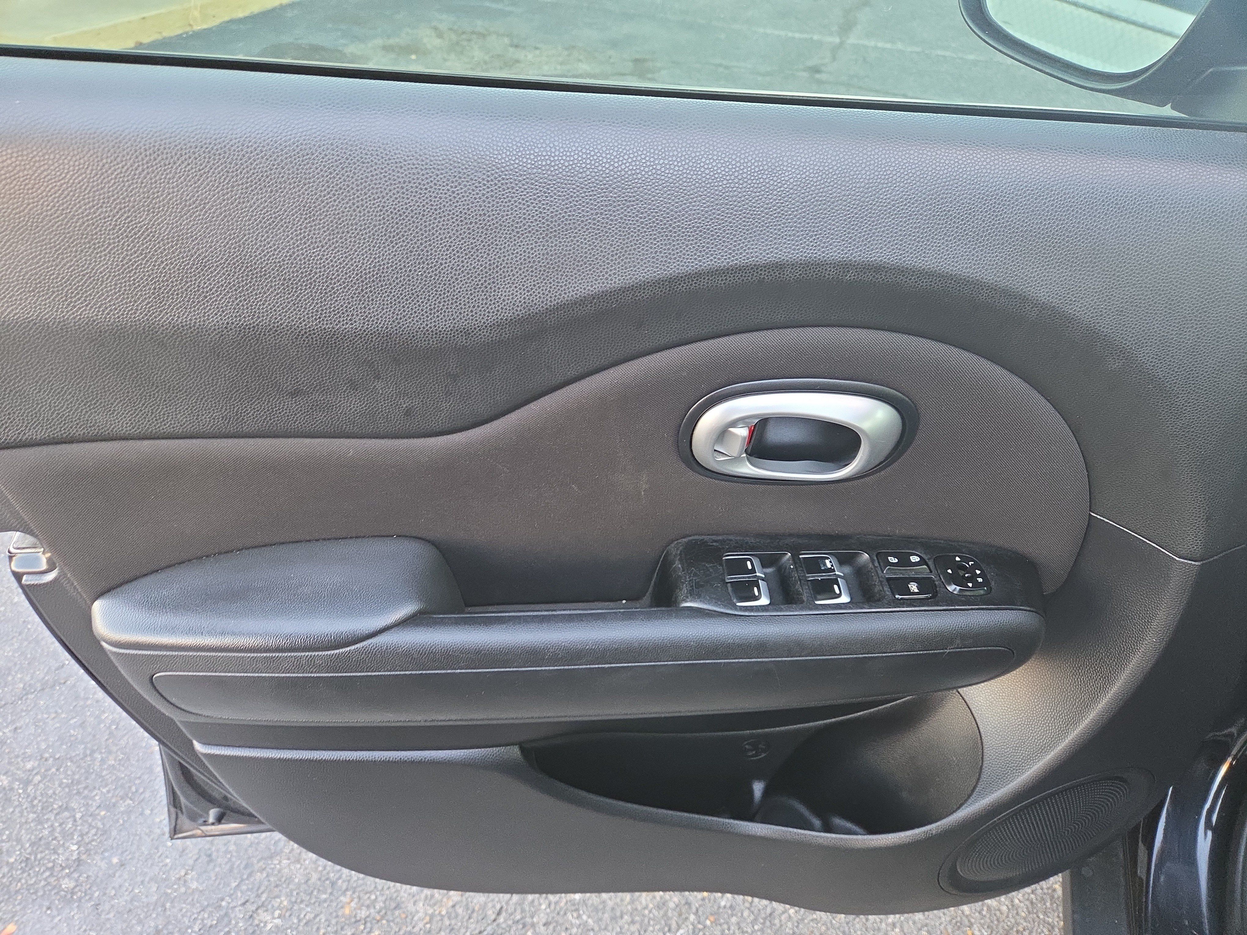 Used 2018 Kia Soul w/ Convenience Package FWD image 11