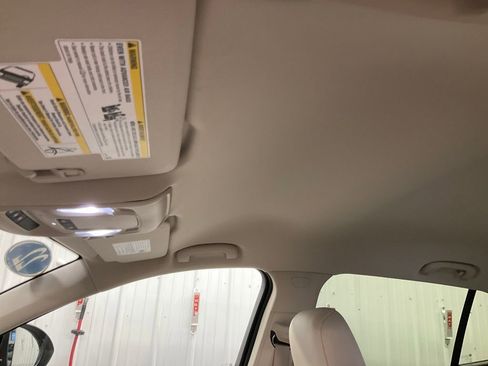 Certified 2022 Buick Envision Preferred w/ Safety Package image 21