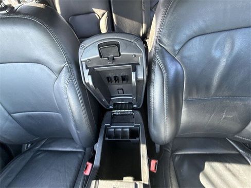 Used 2018 Ford Explorer XLT w/ Equipment Group 202A image 21