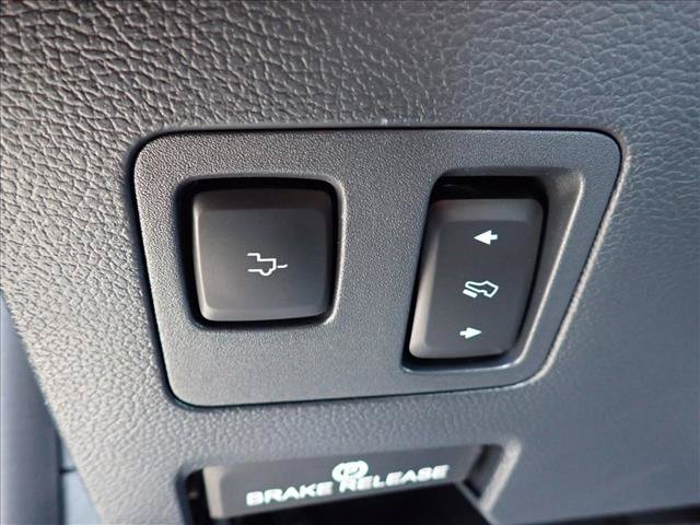 Used 2022 Ford F250 Lariat w/ Black Appearance Package AWD/4WD image 17