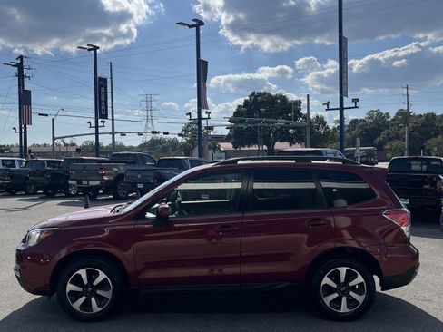 Used 2017 Subaru Forester 2.5i Premium image 6