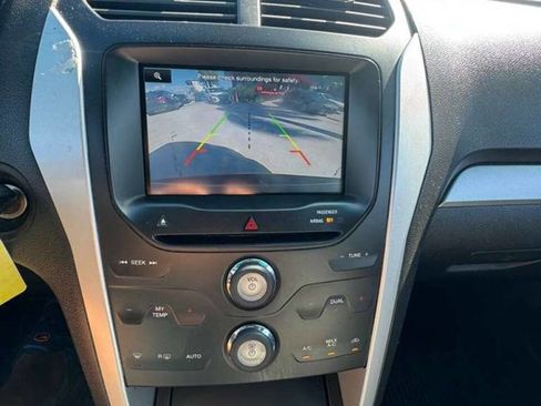 Used 2014 Ford Explorer XLT w/ Equipment Group 202A image 16
