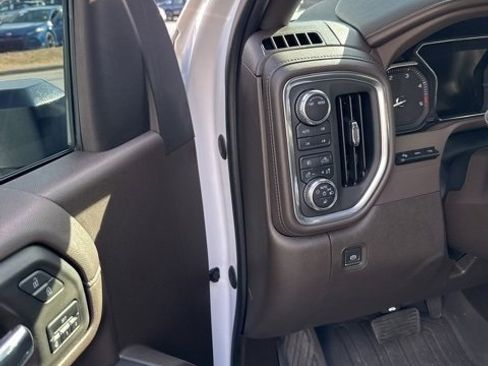 Used 2023 GMC Sierra 2500 Denali w/ Denali Ultimate Package image 9