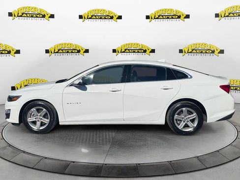 Used 2024 Chevrolet Malibu LT image 2