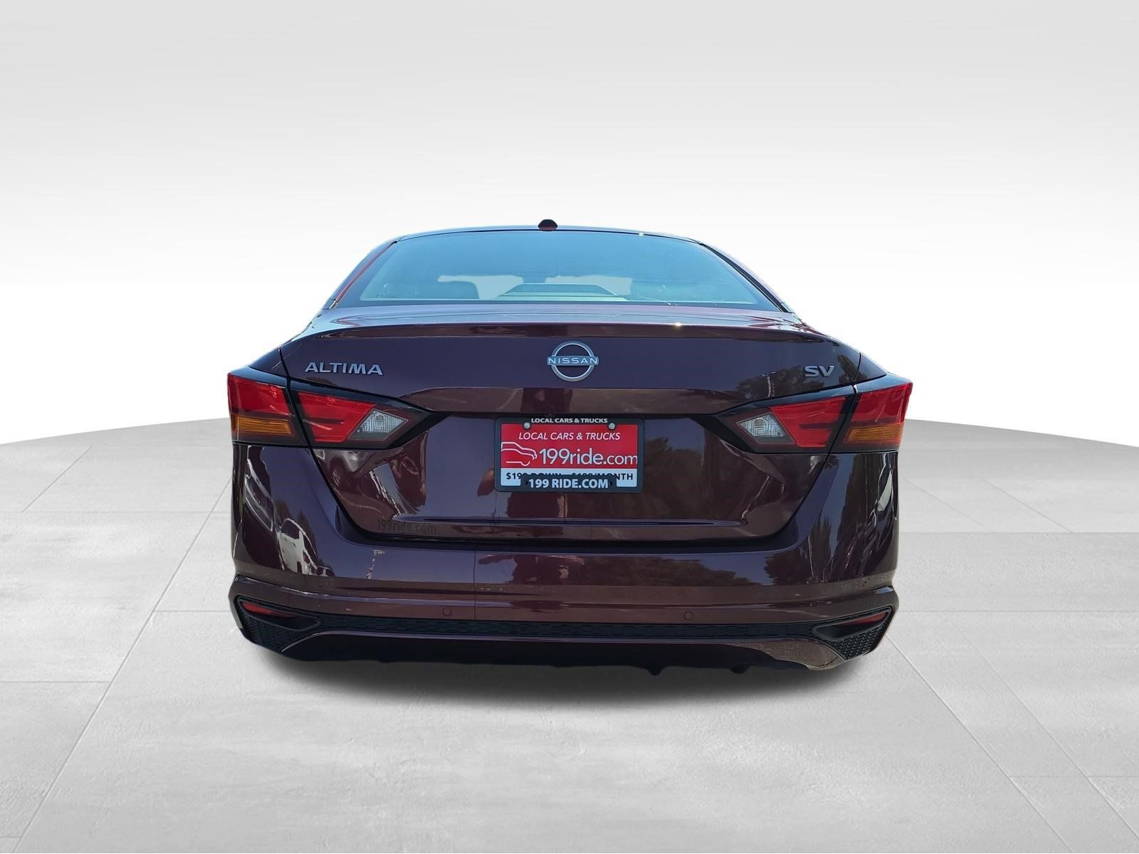 Used 2024 Nissan Altima 2.5 SV FWD image 6