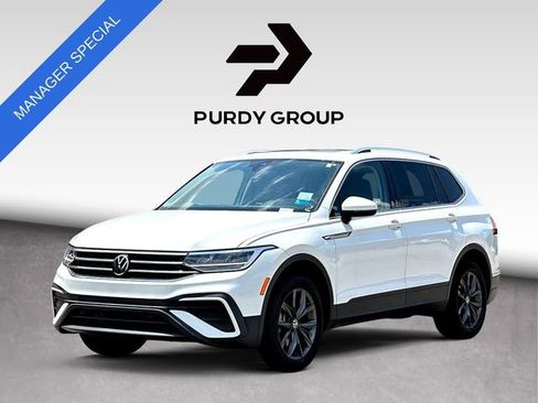 Used 2022 Volkswagen Tiguan SE w/ Panoramic Sunroof Package FWD image 4