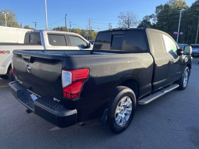 Used 2017 Nissan Titan SV RWD image 7