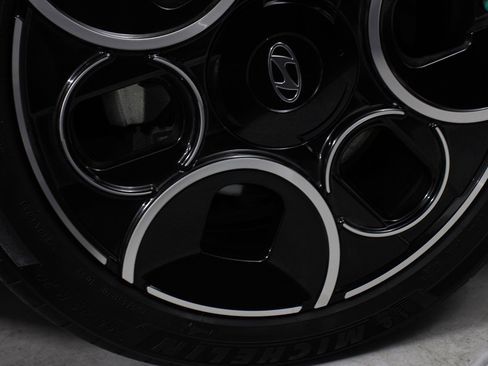 Used 2024 Hyundai Ioniq 5 Limited image 53