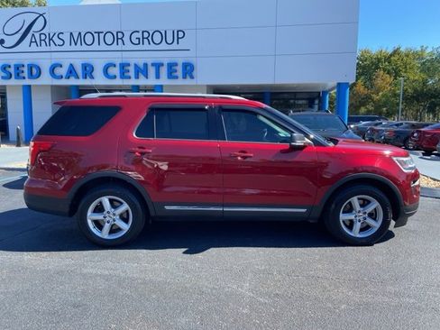 Certified 2019 Ford Explorer XLT w/ Equipment Group 201A image 2