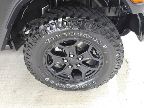 Used 2023 Jeep Wrangler Unlimited w/ Cold Weather Group AWD/4WD image 9