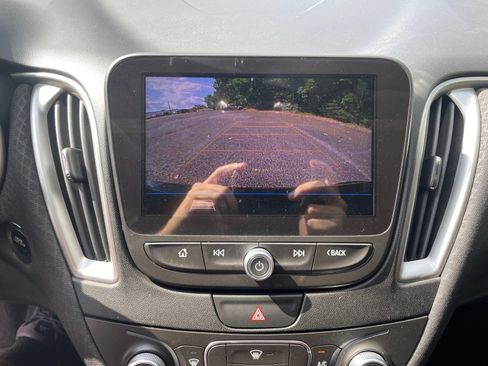 Used 2019 Chevrolet Malibu LS FWD image 22