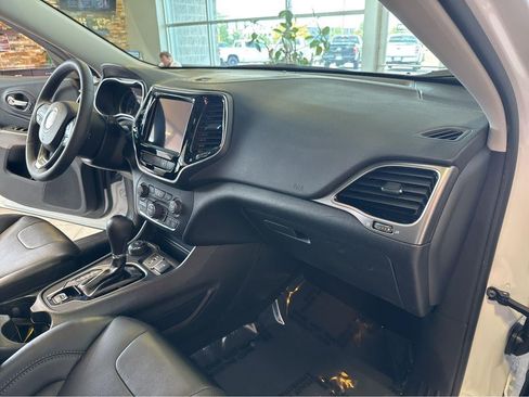Used 2022 Jeep Cherokee Limited AWD/4WD image 30