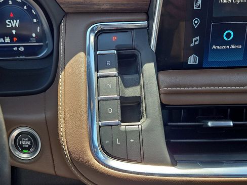 Used 2022 Chevrolet Tahoe High Country AWD/4WD image 32
