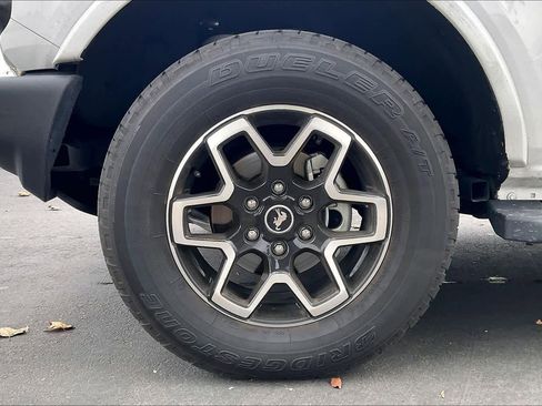 Used 2024 Ford Bronco Outer Banks image 12