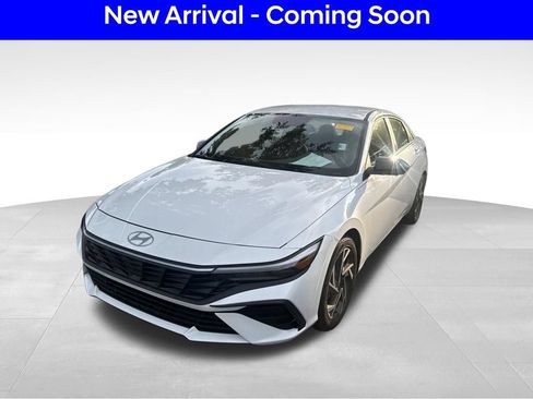 Certified 2025 Hyundai Elantra Sport FWD image 1