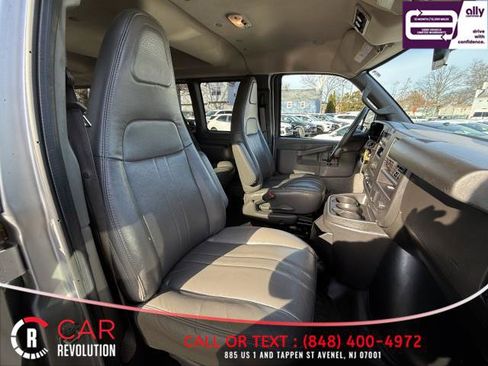 Used 2022 Chevrolet Express 3500 LS image 33
