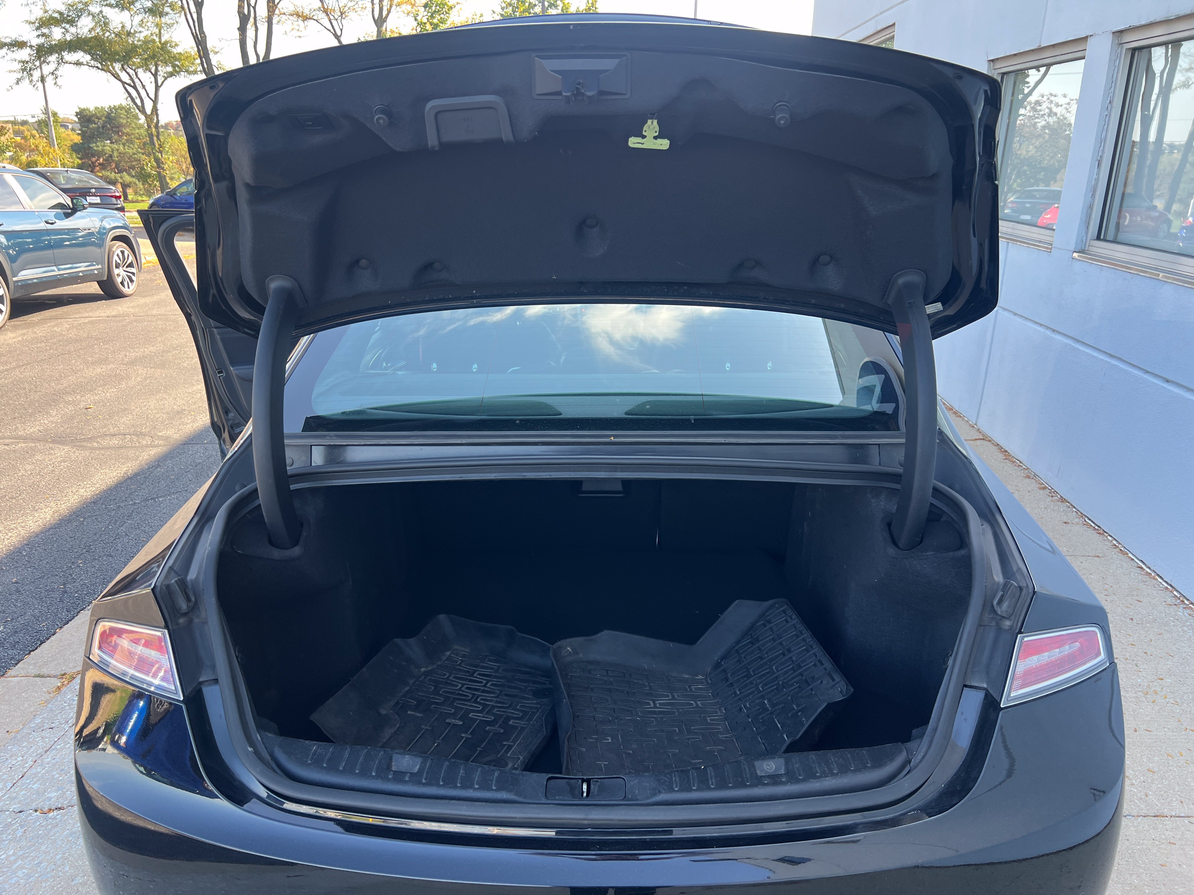 Used 2018 Lincoln MKZ Select w/ Select Plus Package FWD image 17