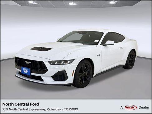 Used 2024 Ford Mustang GT RWD image 1