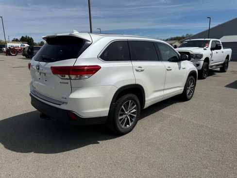 Used 2017 Toyota Highlander XLE AWD/4WD image 6