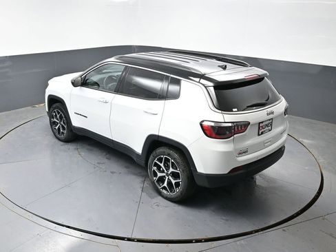 Used 2025 Jeep Compass Limited AWD/4WD image 46
