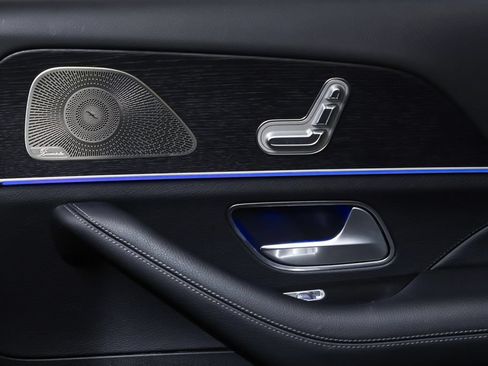 Certified 2025 Mercedes-Benz GLS 450 4MATIC image 12