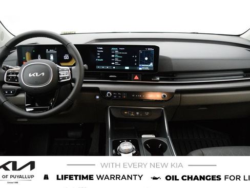 New 2026 Kia Carnival EX FWD image 17
