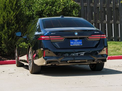 Used 2024 BMW 530i xDrive w/ M Sport Package AWD/4WD image 4