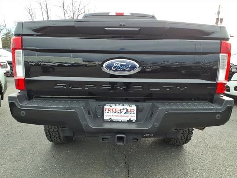 Used 2019 Ford F250 XLT w/ XLT Premium Package image 5