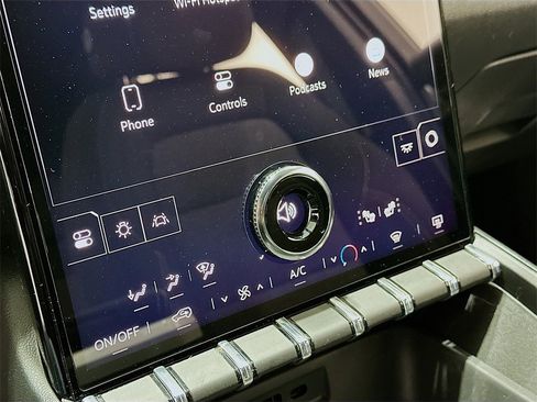 Used 2025 GMC Terrain Elevation image 16