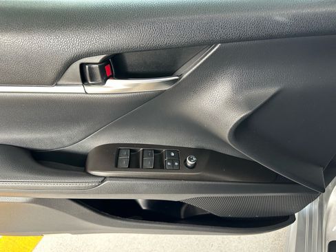 Used 2021 Toyota Camry XSE FWD image 15
