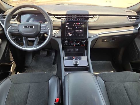 Used 2024 Jeep Grand Cherokee Altitude AWD/4WD image 13
