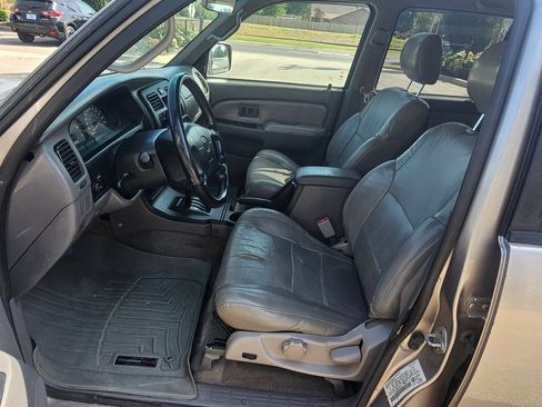 Used 2002 Toyota 4Runner SR5 RWD image 13