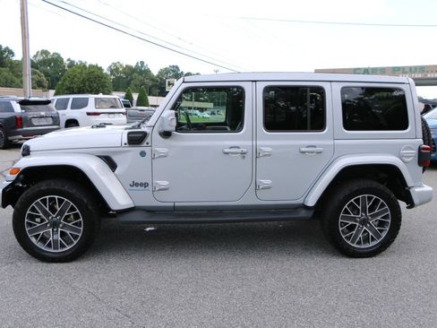 Used 2024 Jeep Wrangler High Altitude AWD/4WD image 2