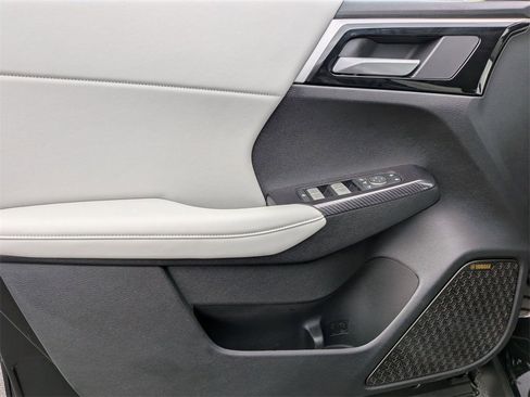 New 2025 Mitsubishi Outlander SE image 14