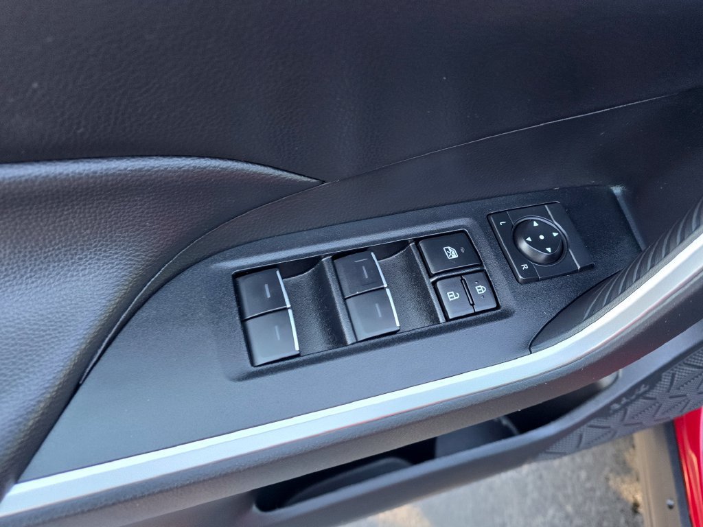 Used 2025 Toyota RAV4 XLE w/ Convenience Package AWD/4WD image 18