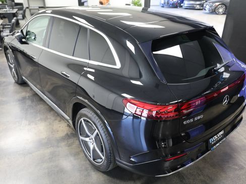Used 2023 Mercedes-Benz EQS 580 4MATIC SUV image 12