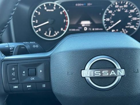 Used 2025 Nissan Rogue SV image 26