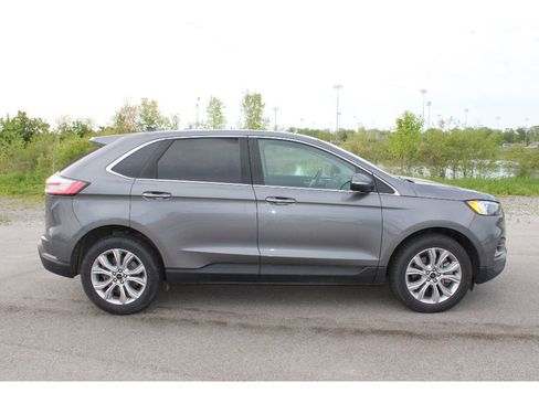 Used 2023 Ford Edge Titanium image 6