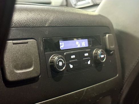 Used 2020 GMC Yukon XL SLT image 26