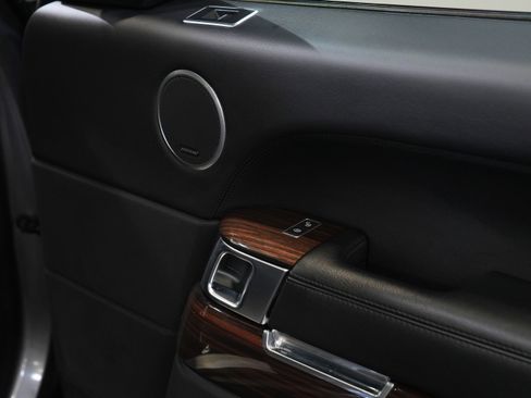 Used 2016 Land Rover Range Rover image 24